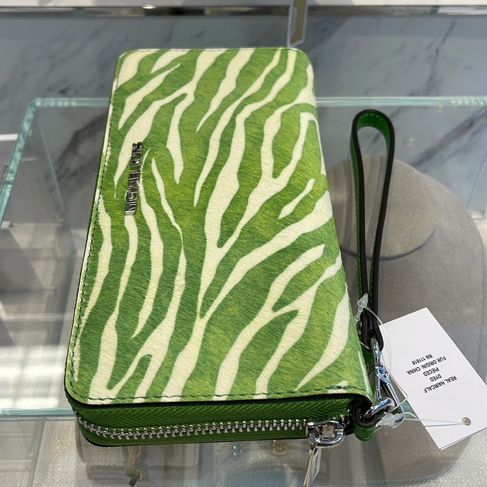 MICHAEL KORS Large Continental Wristlet Phone Case Wallet Exotic Print Hair Calf - Picture 6 of 16